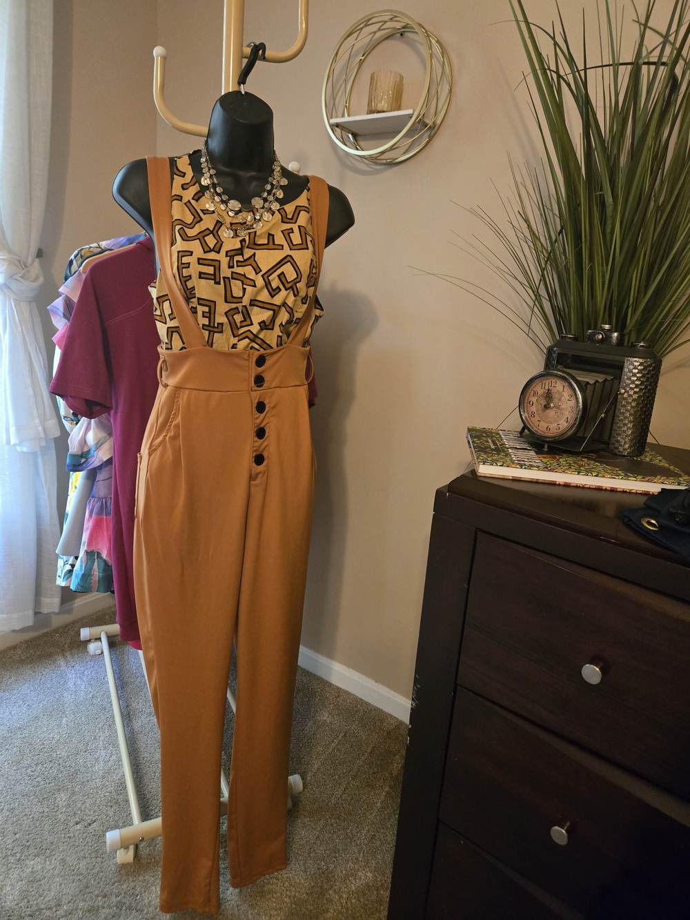 Cognac High-Waisted Slim Pants - Picture 2 of 3